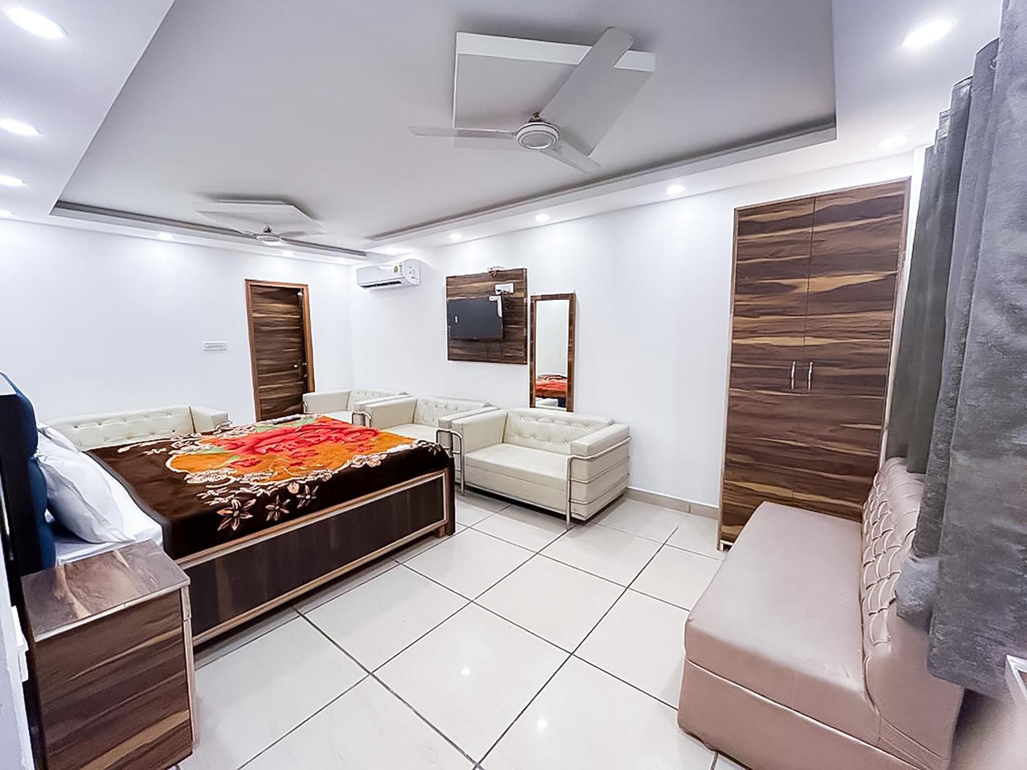 Hotel Js Garden - Near Jaypee Hospital Noida Kültér fotó