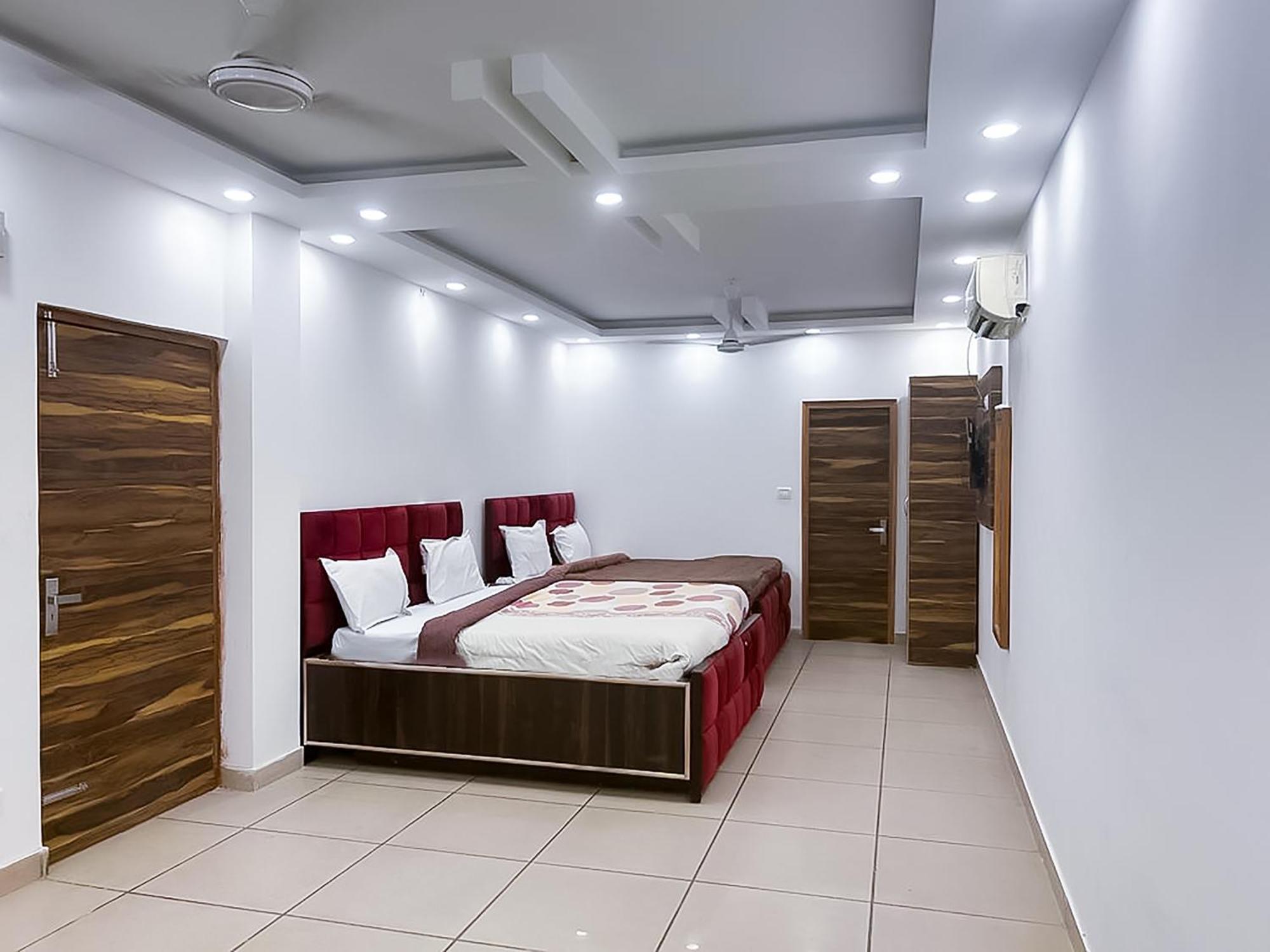 Hotel Js Garden - Near Jaypee Hospital Noida Kültér fotó