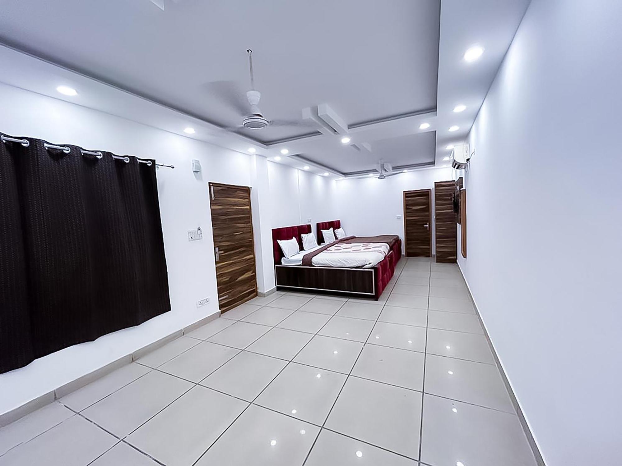 Hotel Js Garden - Near Jaypee Hospital Noida Kültér fotó