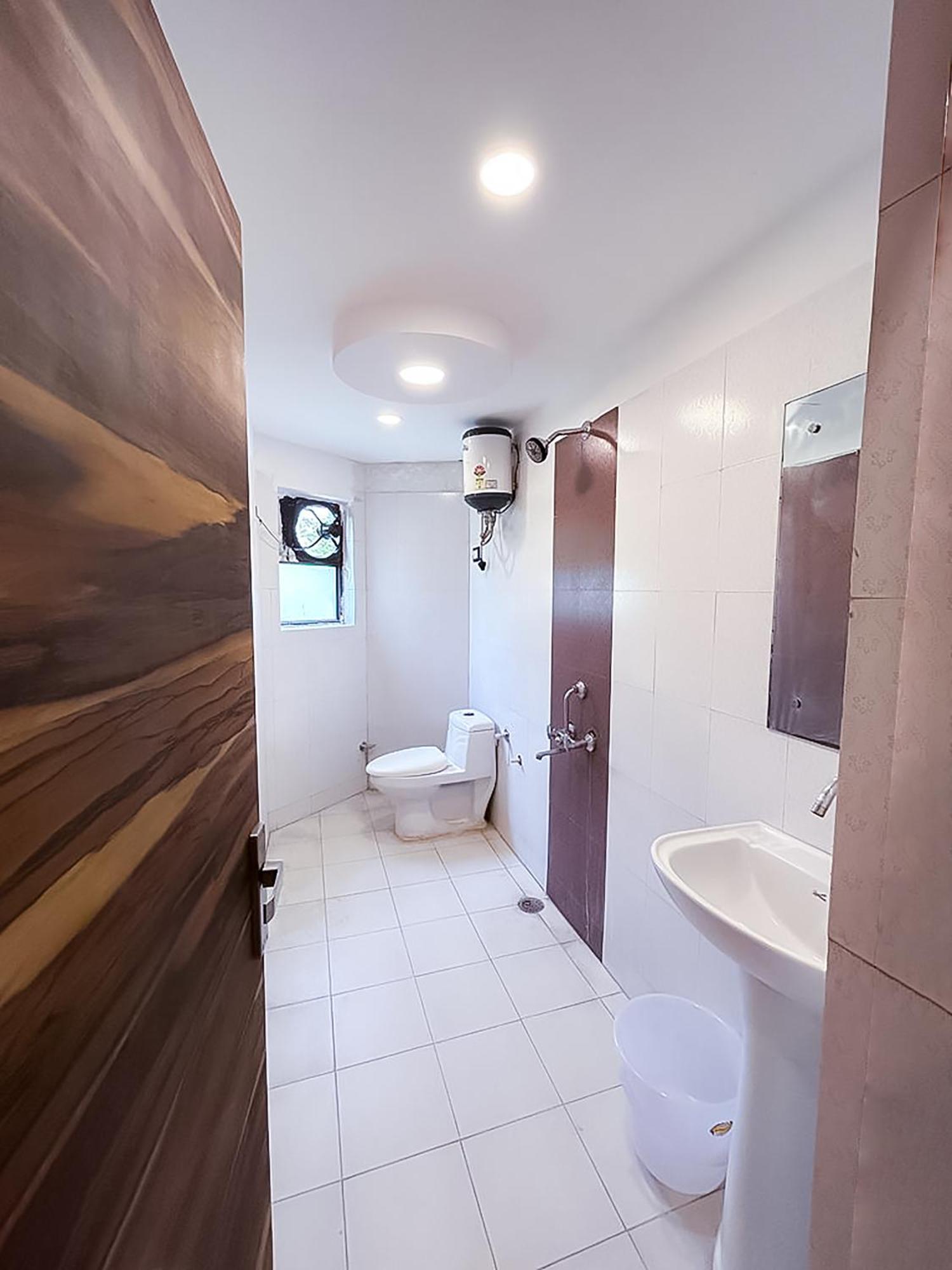 Hotel Js Garden - Near Jaypee Hospital Noida Kültér fotó
